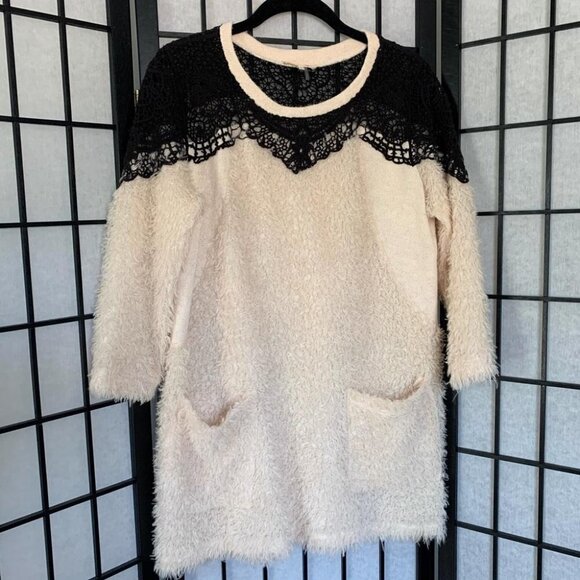 Anthropologie Fuzzy Sherpa Pockets Oversized Off White Black Small - Picture 1 of 7